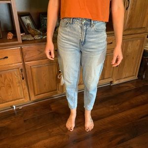 American Eagle Mom Jean